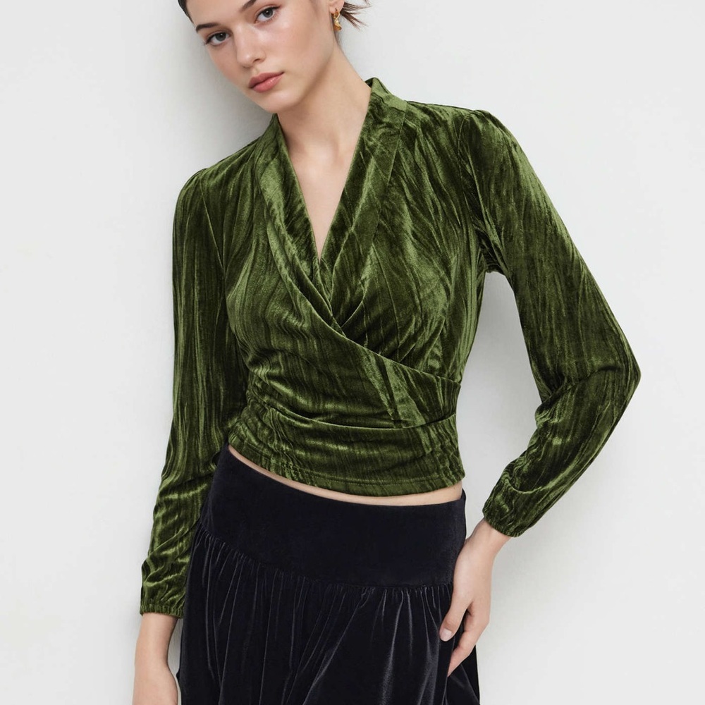 Cider Velvet V-Neck Solid Wrap Long Sleeve Blouse